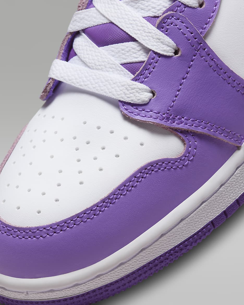 Air Jordan 1 Mid Older Kids Shoes